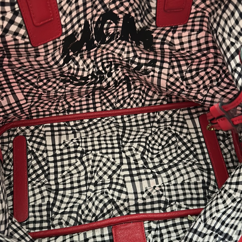 Authentic MCM Visetos Reversible Liz Red - Picture 5 of 6